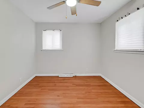 Bedroom - 8844 S Prairie Ave, Chicago, IL 60619 photo 3 of 5