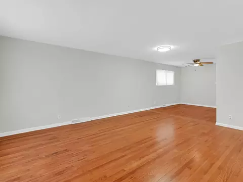 Living - 8844 S Prairie Ave, Chicago, IL 60619 photo 2 of 4