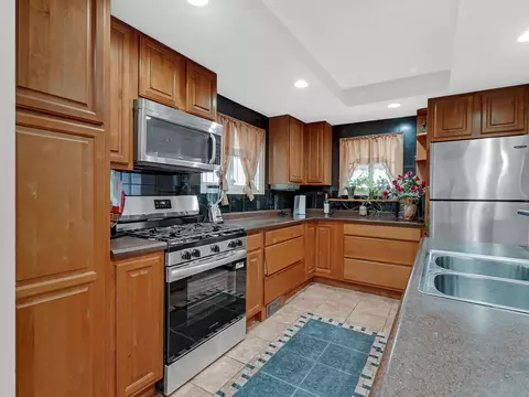 Kitchen - 8844 S Prairie Ave, Chicago, IL 60619 photo 2 of 2
