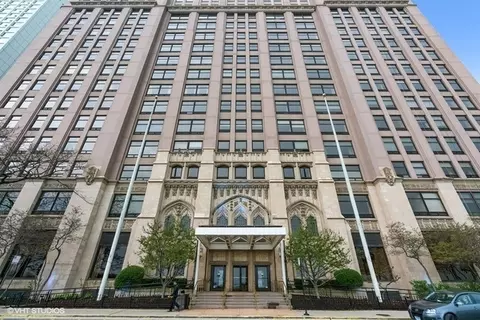 680 N Lake Shore Dr #911, Chicago, IL 60611