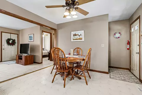 Dining - 1007 Pearson Dr, Joliet, IL 60435 photo 1 of 1