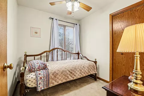 Bedroom - 1007 Pearson Dr, Joliet, IL 60435 photo 3 of 3