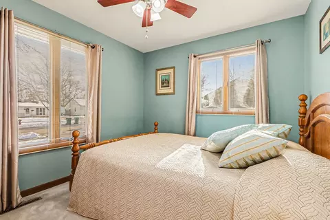 Bedroom - 1007 Pearson Dr, Joliet, IL 60435 photo 2 of 3