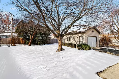 Exterior - 1007 Pearson Dr, Joliet, IL 60435 photo 1 of 2