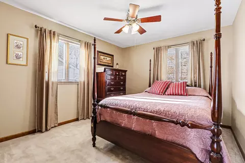 Bedroom - 1007 Pearson Dr, Joliet, IL 60435 photo 1 of 3