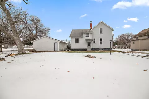 Exterior - 404 E Main, Ashkum, IL 60911 photo 2 of 2