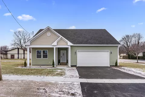 17 W Dearborn St, Plano, IL 60545