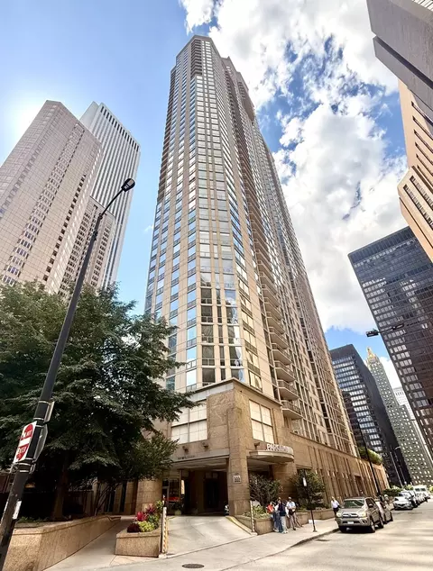 222 N Columbus Dr #1502, Chicago, IL 60601