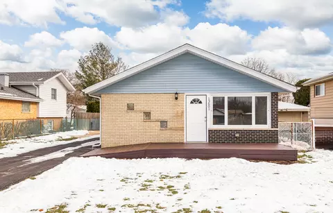 13601 Loomis Ln, Crestwood, IL 60418
