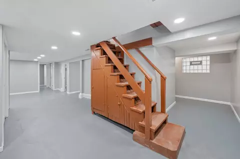 Entry Way - Undisclosed, Chicago, IL 60620 photo 6 of 6