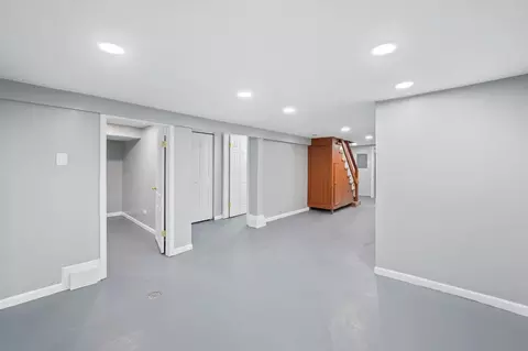 Entry Way - Undisclosed, Chicago, IL 60620 photo 5 of 6