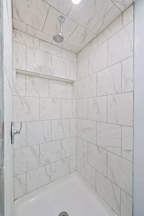 Bath - Undisclosed, Chicago, IL 60620 photo 6 of 7