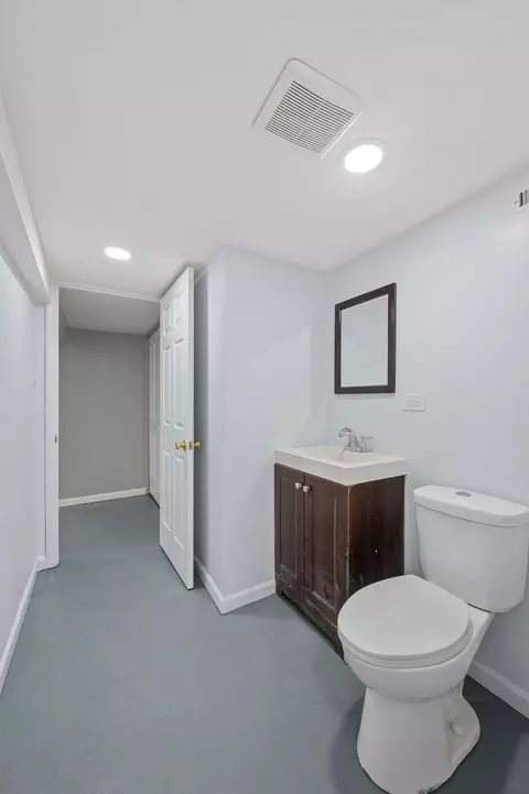 Bath - Undisclosed, Chicago, IL 60620 photo 7 of 7