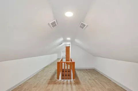 Entry Way - Undisclosed, Chicago, IL 60620 photo 4 of 6