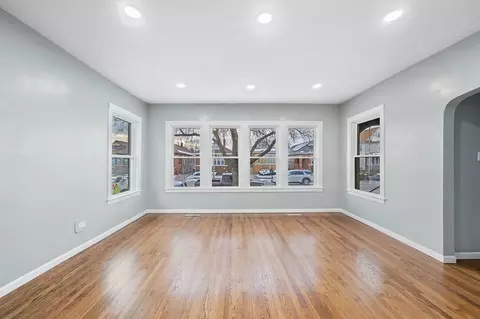 Living - Undisclosed, Chicago, IL 60620 photo 4 of 8