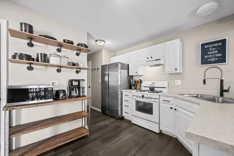 Kitchen - 586 Boulder Dr, Morris, IL 60450 photo 2 of 2