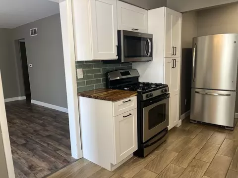 Kitchen - 74 S 4080w Rd, Kankakee, IL 60901 photo 2 of 3