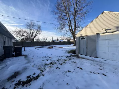 Exterior - 74 S 4080w Rd, Kankakee, IL 60901 photo 5 of 9