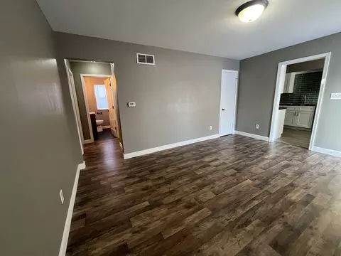 Living - 74 S 4080w Rd, Kankakee, IL 60901 photo 2 of 4