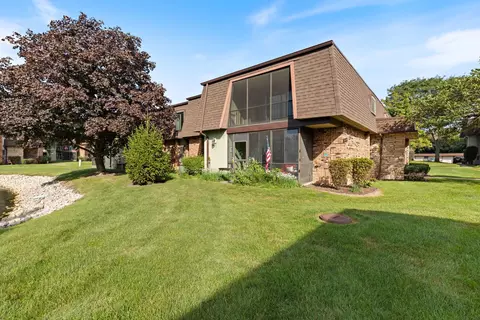 11134 Northwest Rd #2C, Palos Hills, IL 60465