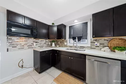 Kitchen - 281 E 163rd St, Harvey, IL 60426 photo 2 of 4