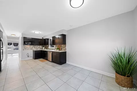 Kitchen - 281 E 163rd St, Harvey, IL 60426 photo 4 of 4