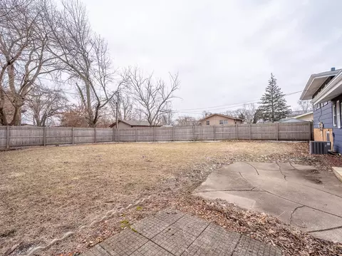 Exterior - 18331 Hickory St, Lansing, IL 60438 photo 3 of 3