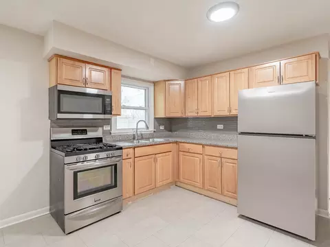 Kitchen - 18331 Hickory St, Lansing, IL 60438 photo 1 of 1