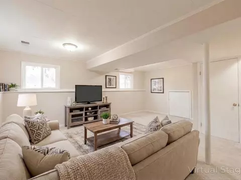 Living - 18331 Hickory St, Lansing, IL 60438 photo 2 of 2