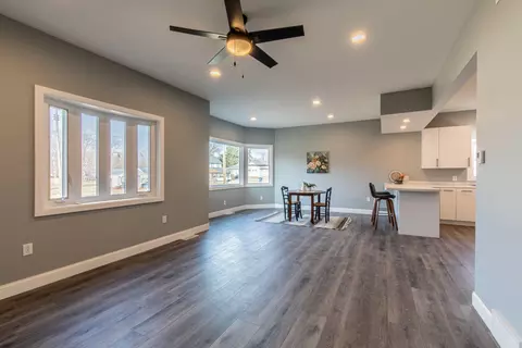 204 E South St, Sheffield, IL 61361 photo 4