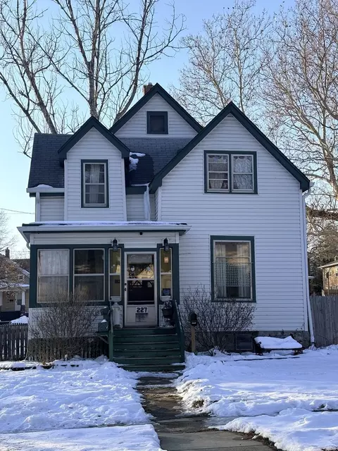 227 London Ave S, Rockford, IL 61104