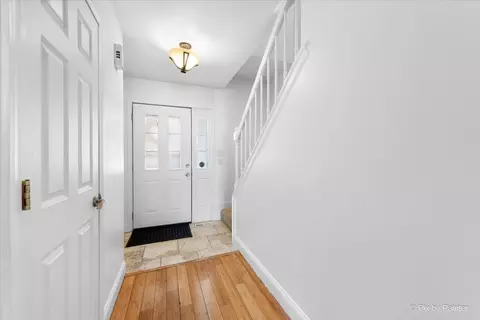 Entry Way - 14409 Lamon Ave, Midlothian, IL 60445 photo 2 of 2