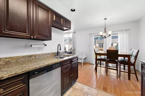 Kitchen - 14409 Lamon Ave, Midlothian, IL 60445 photo 3 of 4