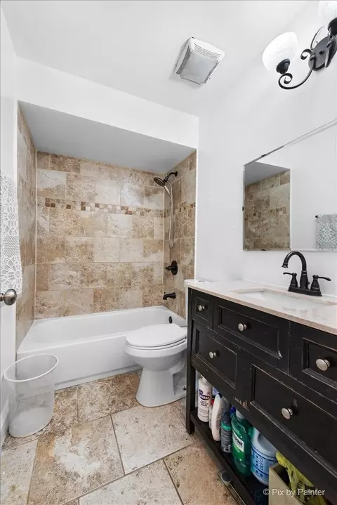 Bath - 14409 Lamon Ave, Midlothian, IL 60445 photo 2 of 2
