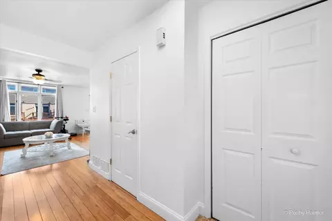 Entry Way - 14409 Lamon Ave, Midlothian, IL 60445 photo 1 of 2