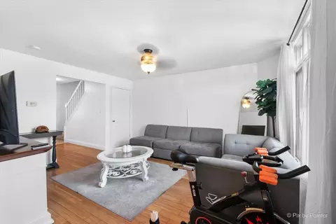 Living - 14409 Lamon Ave, Midlothian, IL 60445 photo 2 of 2