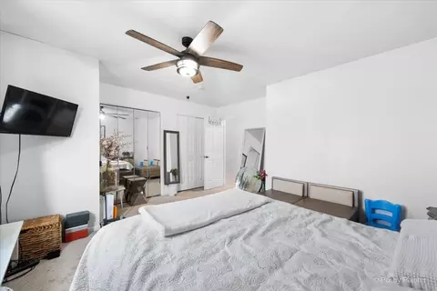 Bedroom - 14409 Lamon Ave, Midlothian, IL 60445 photo 1 of 4