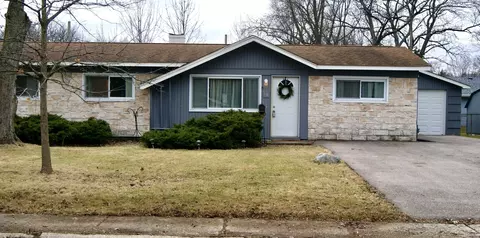 38 Surrey Rd, Montgomery, IL 60538