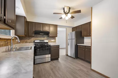 Kitchen - 820 Red Coach Ln, Algonquin, IL 60102 photo 3 of 3