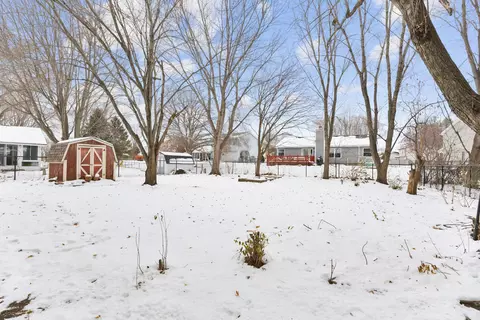 Exterior - 820 Red Coach Ln, Algonquin, IL 60102 photo 4 of 4