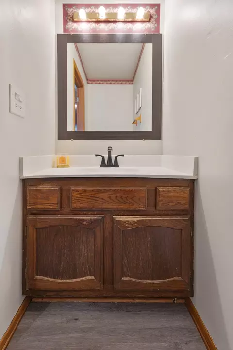 Bath - 820 Red Coach Ln, Algonquin, IL 60102 photo 1 of 3