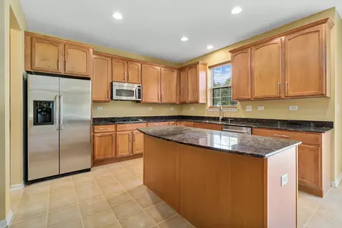 Kitchen - 13817 Meadow Ln, Plainfield, IL 60544 photo 3 of 7