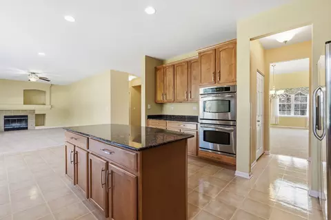 Kitchen - 13817 Meadow Ln, Plainfield, IL 60544 photo 7 of 7