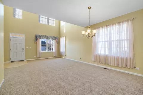 Living - 13817 Meadow Ln, Plainfield, IL 60544 photo 8 of 13
