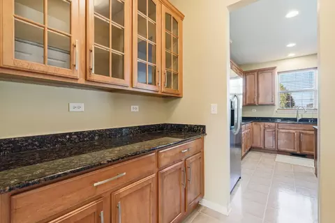 Kitchen - 13817 Meadow Ln, Plainfield, IL 60544 photo 4 of 7