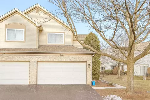 1037 Parkhill Cir #1037, Aurora, IL 60502