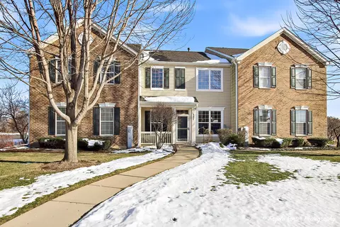 327 S Litchfield Dr #327, Round Lake, IL 60073