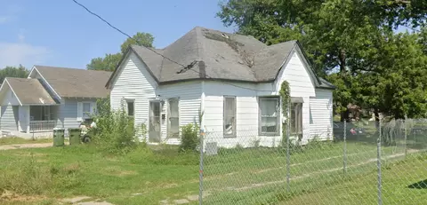 820 S 20th St, Mount Vernon, IL 62864