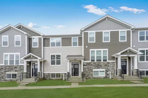 421 Red Oak Cir, Volo, IL 60020