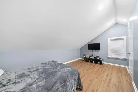 Bedroom - 105 E Knox St, Morrison, IL 61270 photo 3 of 3